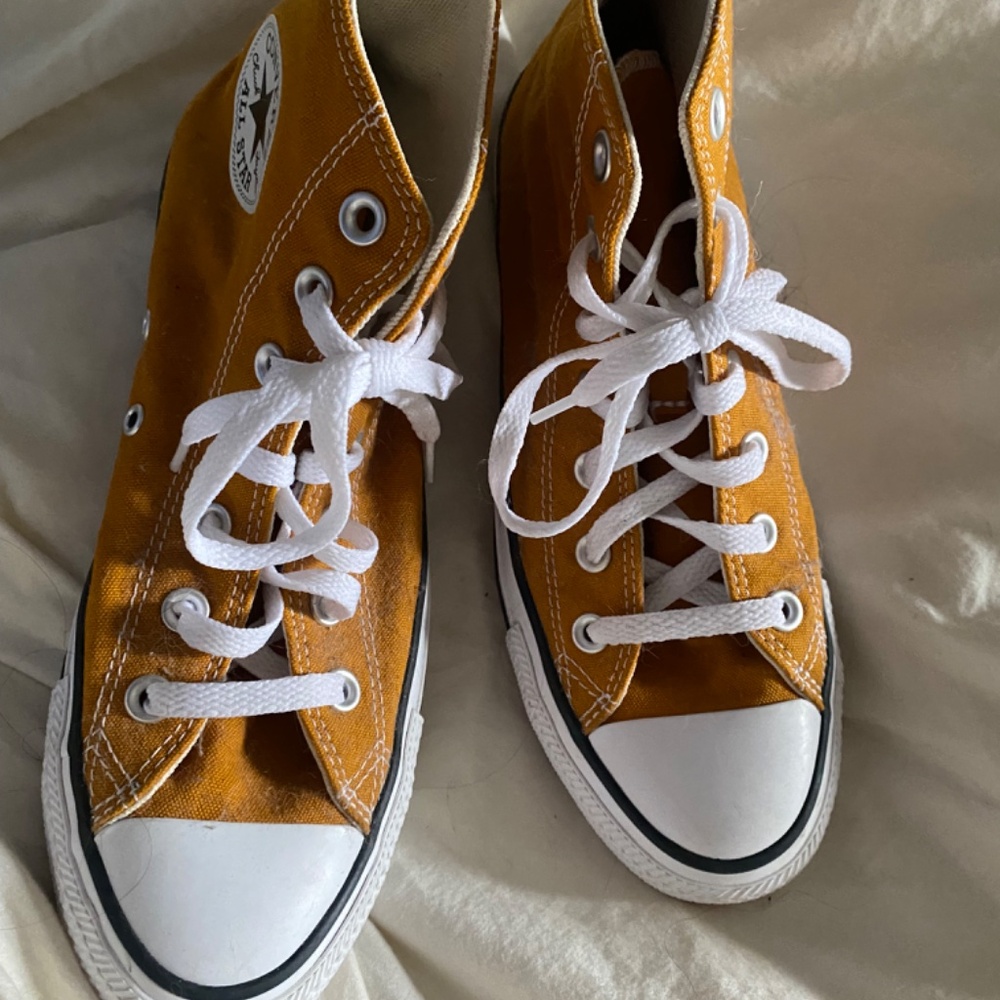 Converse - Picture 3 of 4